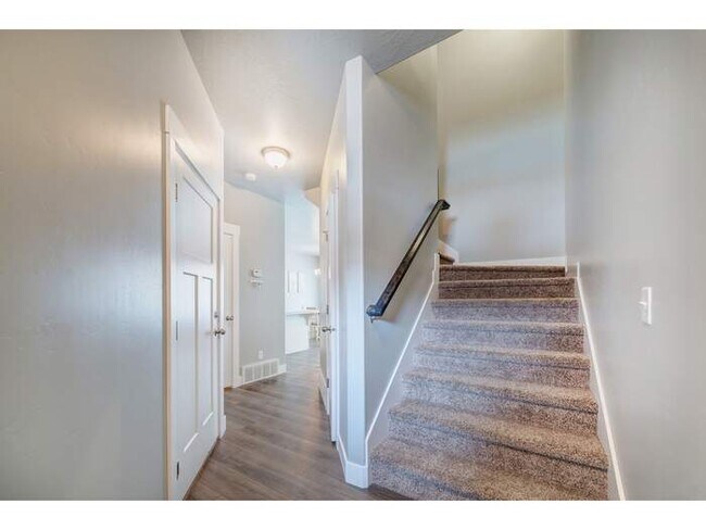 Foto del edificio - Rare: townhome with a view