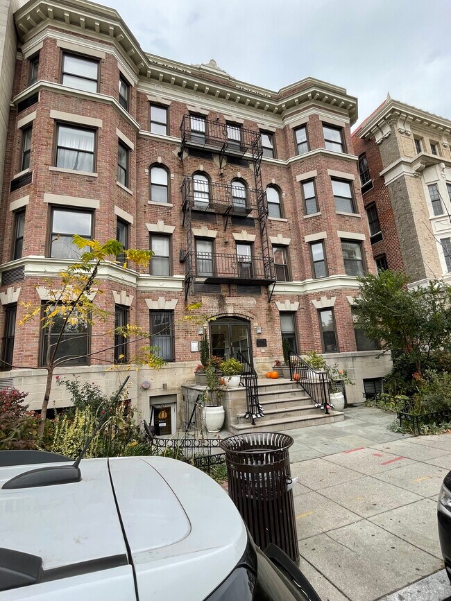 Front of Building - 1844 Columbia Rd NW