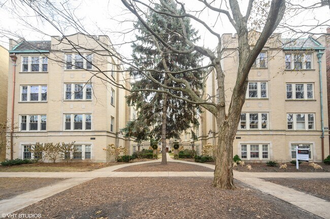 Building Photo - 817 Forest Ave