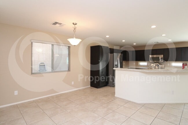 Foto del edificio - 2565 E Southern Ave