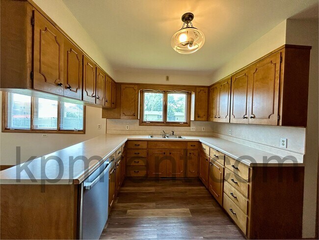 Foto del edificio - 720 Poplar St