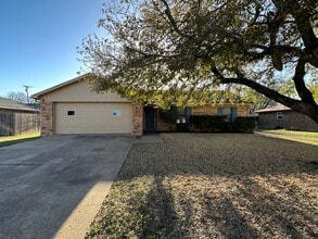 Building Photo - 309 Alamosa Dr