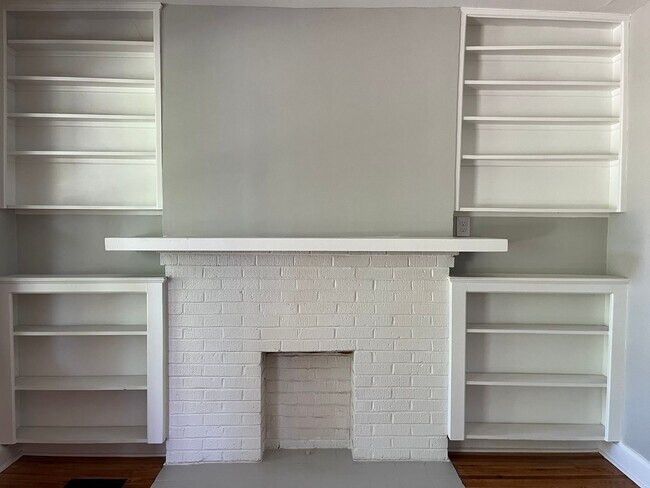 Foto del edificio - 2702-2704-2704 Calumet St