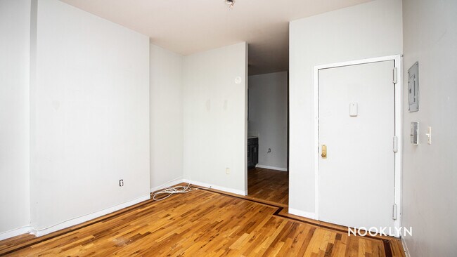 Building Photo - 765 Macdonough St