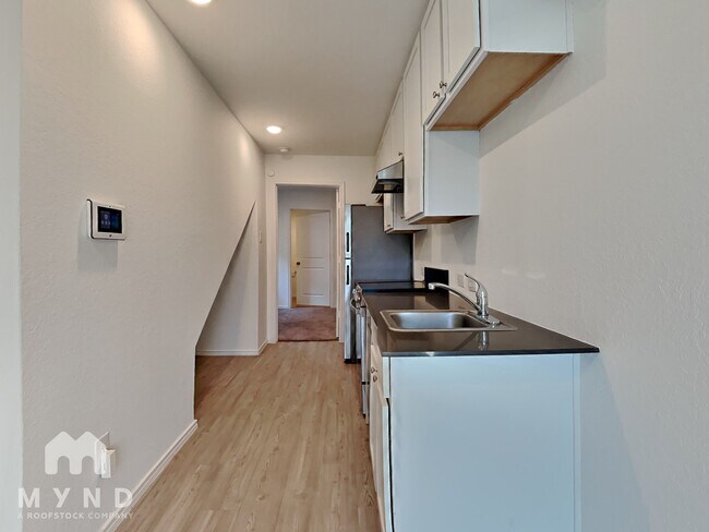 Foto del edificio - 7157 Elm Cv