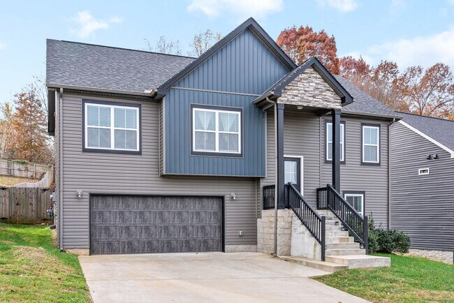Building Photo - 2912 Feng Wy