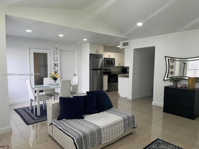 Foto del edificio - 15560 SW 104th Ter