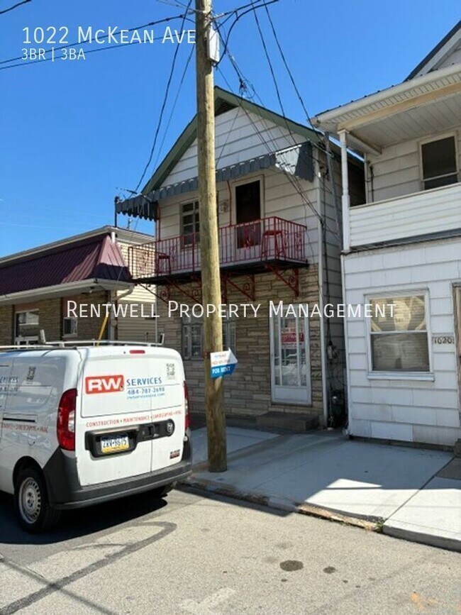 Foto del edificio - 1022 McKean Ave
