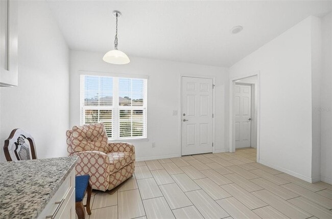 Building Photo - 4 Lynton Pl