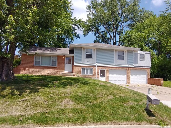 Primary Photo - 3 bedrooms and 1.5 bathrooms, 2 car garage...