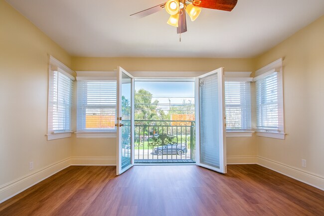 Foto del edificio - 3109 S Catalina St