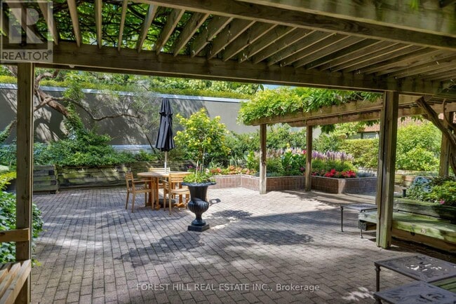 Building Photo - 164 Cumberland St