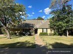 Foto principal - Beautiful large home in Paramount with fin...