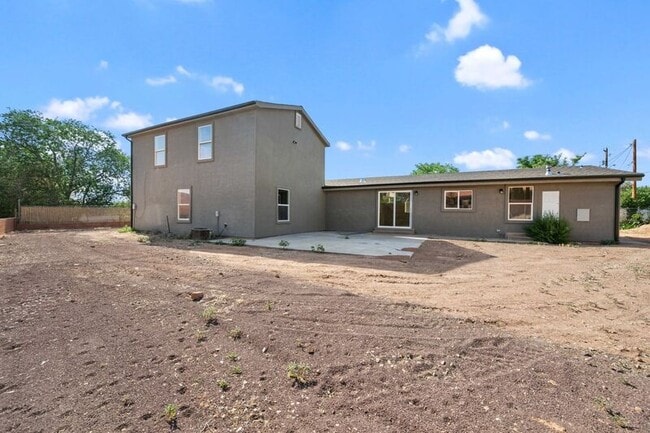 Building Photo - 146 E 400 N