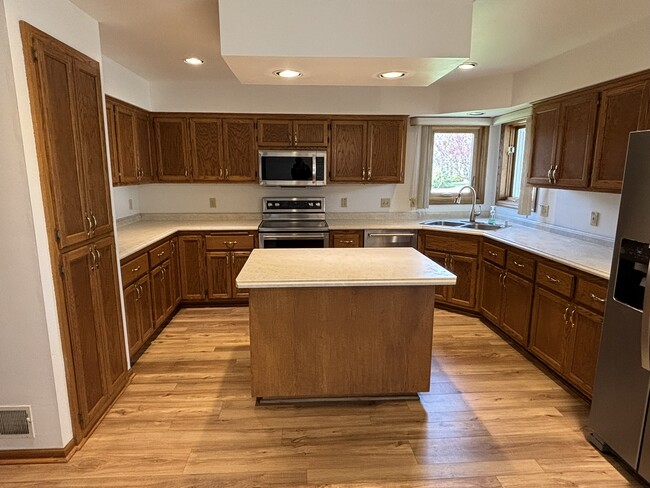 Kitchen - S81W17170 Moonlight Ln