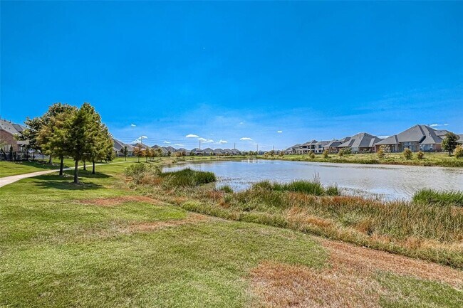 Foto del edificio - 28214 Evergreen Cove Ln