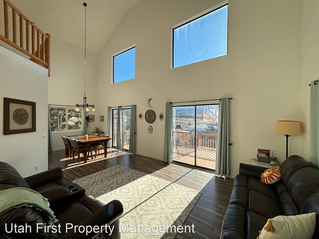 Foto del edificio - 2 br, 2 bath House - 122 E Pine View Dr