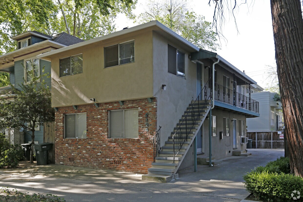 Primary Photo - 2124 H St