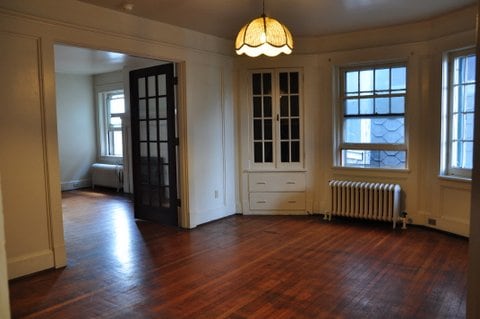 Building Photo - 218 Hastings St