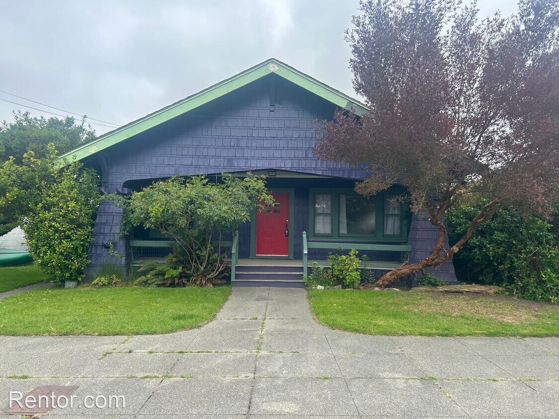 Primary Photo - 3 br, 1.5 bath House - 915 L Street [PRM: ...
