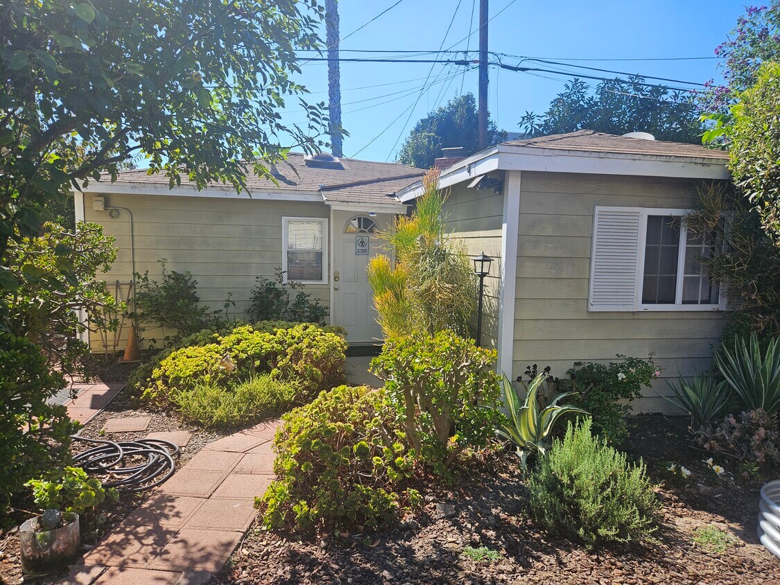 Foto principal - 4357 Stewart Ave