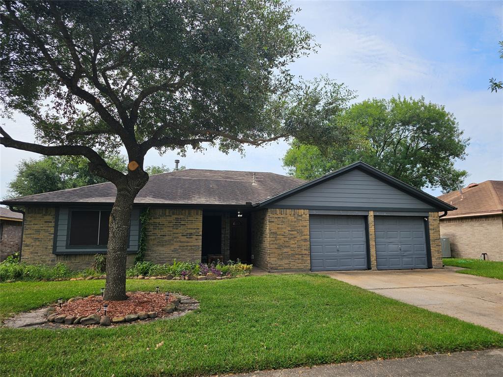 Foto principal - 1610 Adams Dr