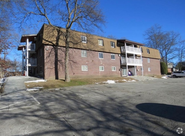 Building Photo - 7 Wildwood St