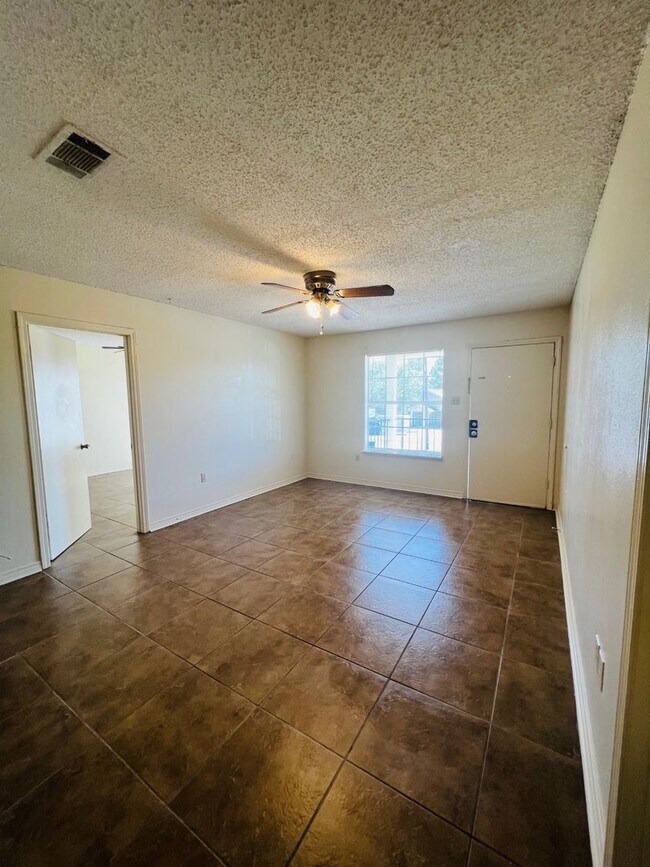 Building Photo - 6358 Quinn Drive Apt. C
