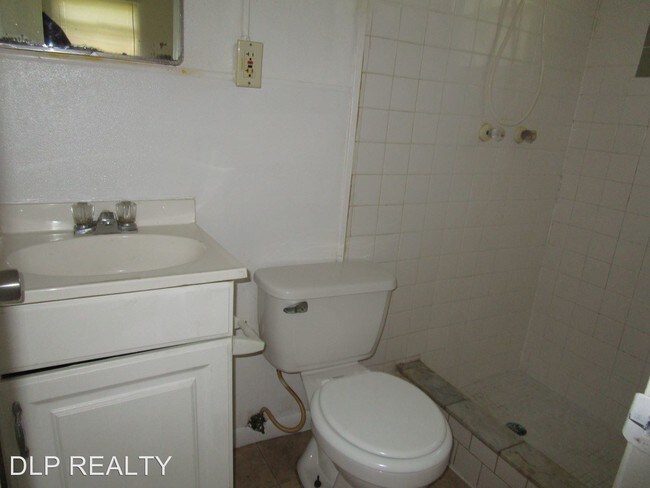Building Photo - 278 Roosevelt Dr