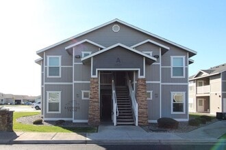 Building Photo - 6405 Chapel Hill Blvd