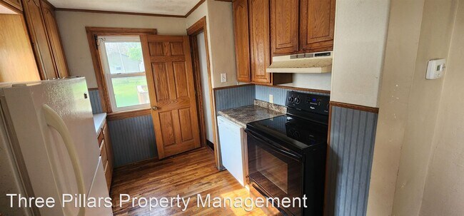 Building Photo - 3 br, 2 bath House - 2116 3rd Ave NE