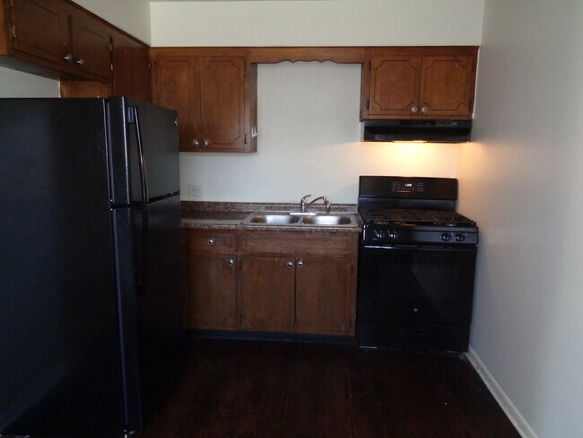 Building Photo - 8701 84th Ct