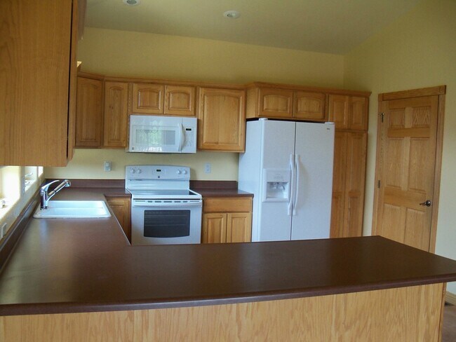Foto del edificio - * PENDING APPLICATION * 6 BEDROOMS | 3 BAT...