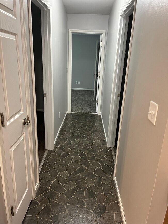 Foto del edificio - 318 Green Meadow Dr