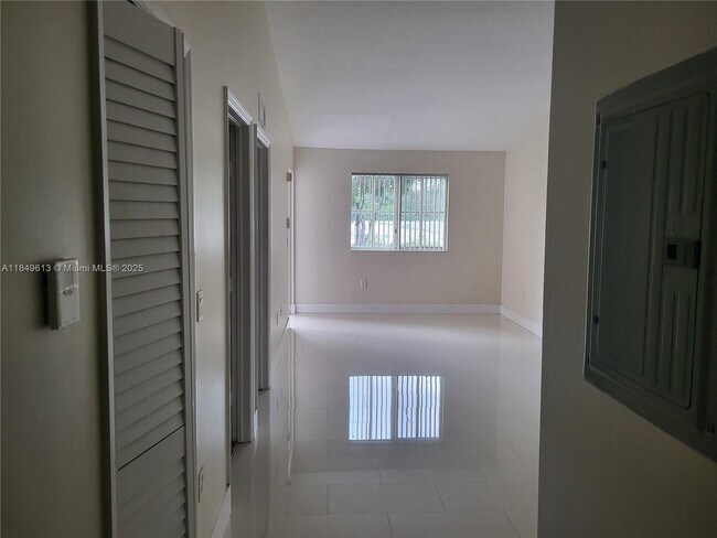 Foto del edificio - 1250 SE 28th Ct