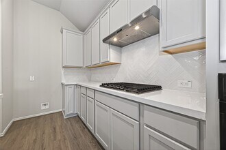 Building Photo - 8619 Gleaming Vlg Wy