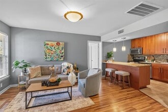 Building Photo - 7685 Northcross Dr