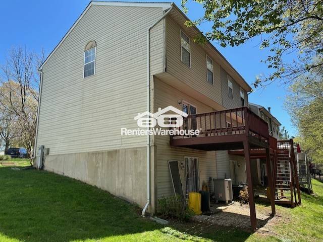 Foto del edificio - 661 Realm Ct W