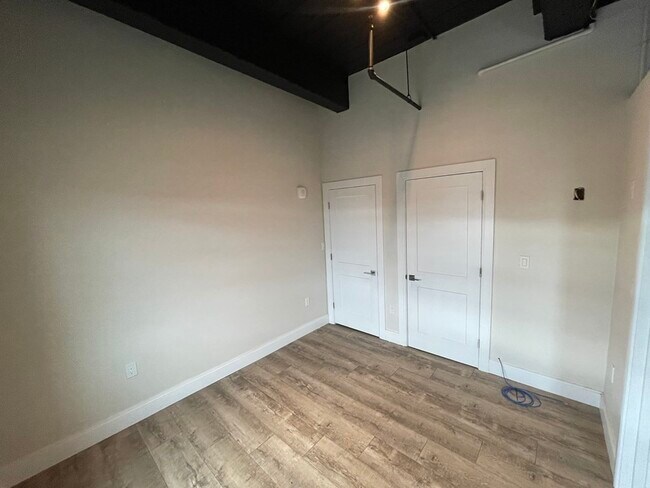 Building Photo - 28 Water St