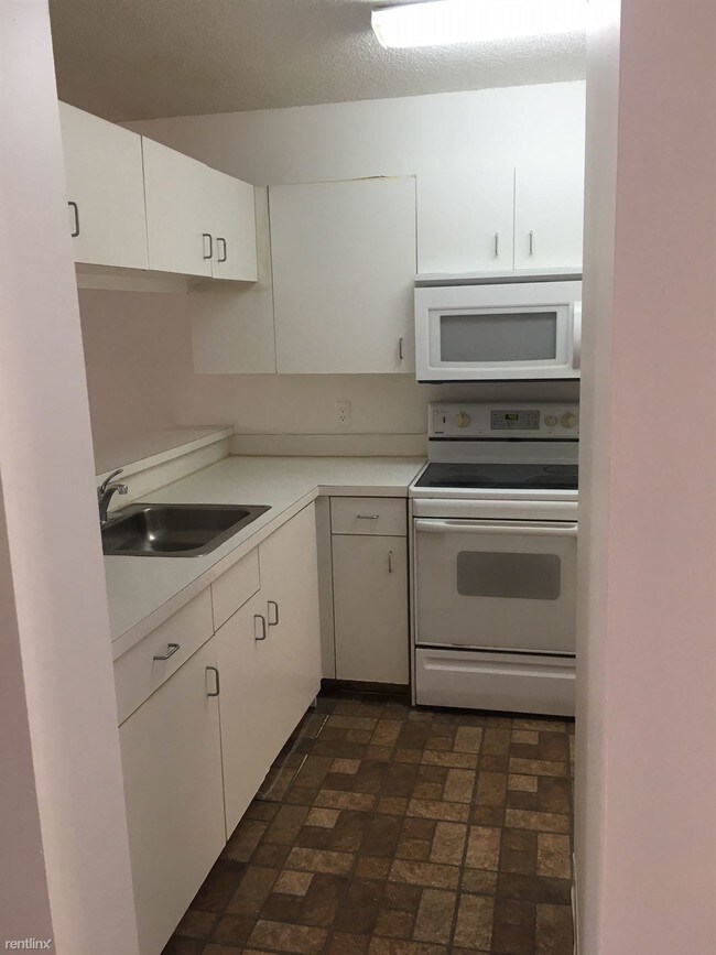 Building Photo - 1 br, 1 bath  - 1010 Coral Club Dr