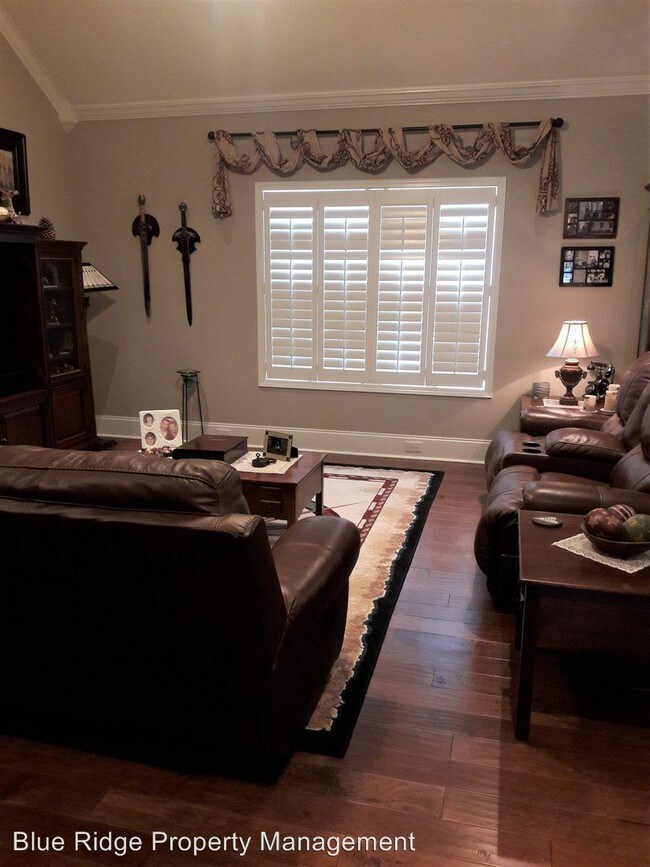 Foto del edificio - 3 br, 2 bath House - 229 Laurel Canyon