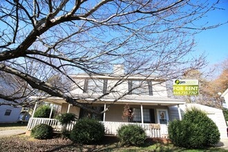 Building Photo - 13 Pointer Ln