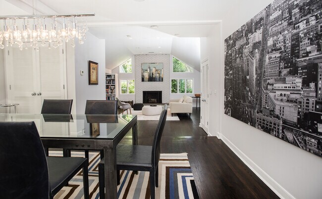 Building Photo - 117 Tobys Ln