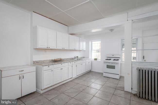 Building Photo - 1513 N Ellamont St