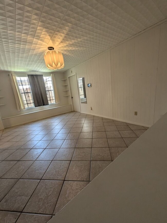 Building Photo - 976 Sunmeadow Dr