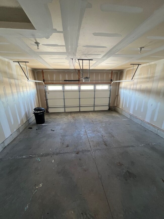 Building Photo - 3bd 3ba condo for rent!