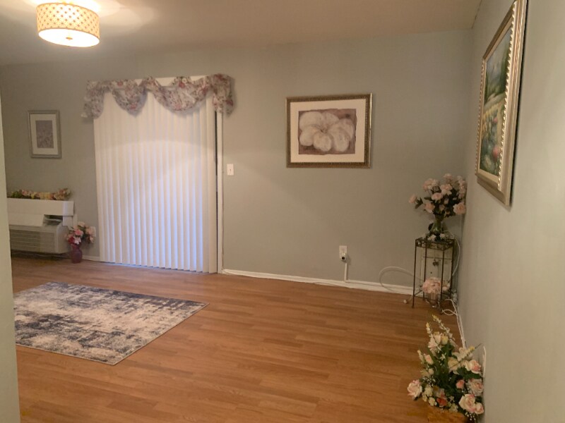 Primary Photo - 20 405-405 Delar Pkwy
