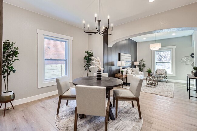 Building Photo - Newly Remodeled Home!