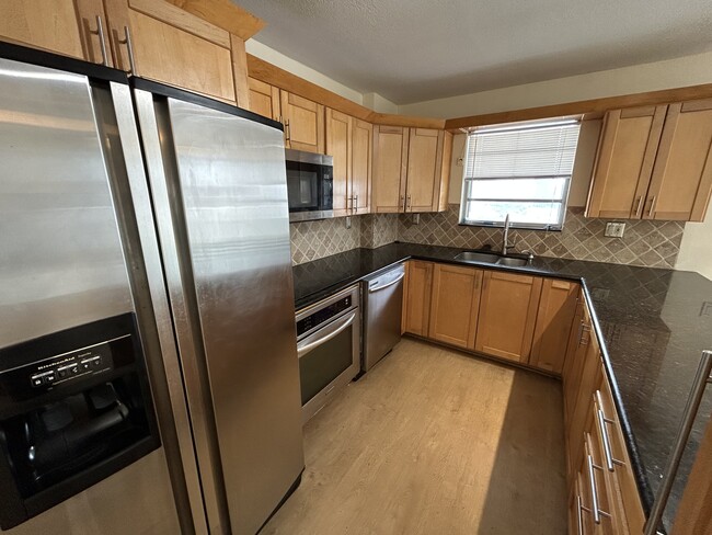 Building Photo - 137 Golden Isles Dr