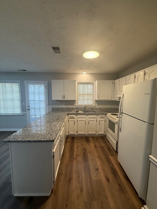 Foto del edificio - 4363 Redgate Rd